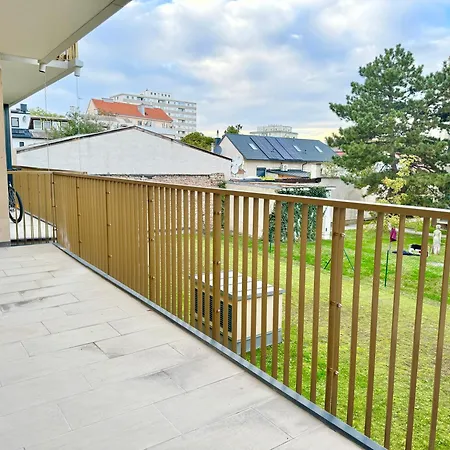 Modern Apartment Near Vienna With Balcony