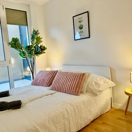 Apartment Modern Apartment Near Vienna With Balcony