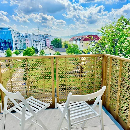 Apartment Modern Apartment Near Vienna With Balcony