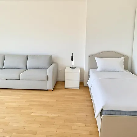 Modern Apartment Near Vienna With Balcony Apartment *