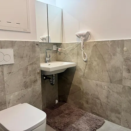 Modern Apartment Near Vienna With Balcony Wiener Neudorf
