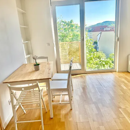 Modern Apartment Near Vienna With Balcony *